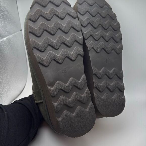 CUSHIONAIRE Cozy Women’s Platform Ankle Boots SIZE 9 WIDE OLIVE PREOWNED GREAT C - Picture 7 of 7